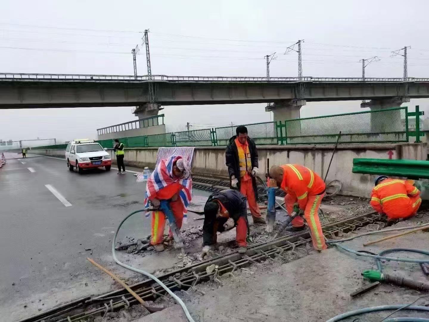 建华桥梁伸缩缝抢修料